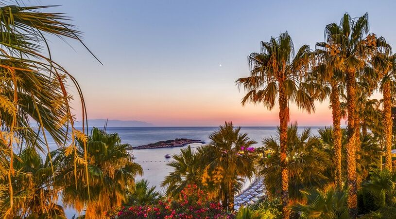 The Grand Blue Sky International Hotel