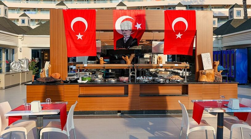 The Grand Blue Sky International Hotel