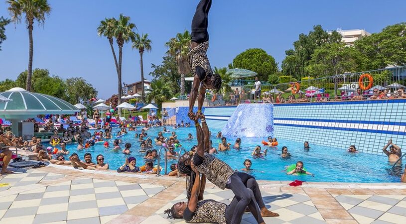 The Grand Blue Sky International Hotel