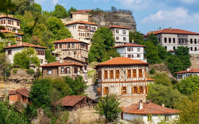 Batı Karadeniz Abant Safranbolu Amasra Turu (1 Gece Konaklamalı)