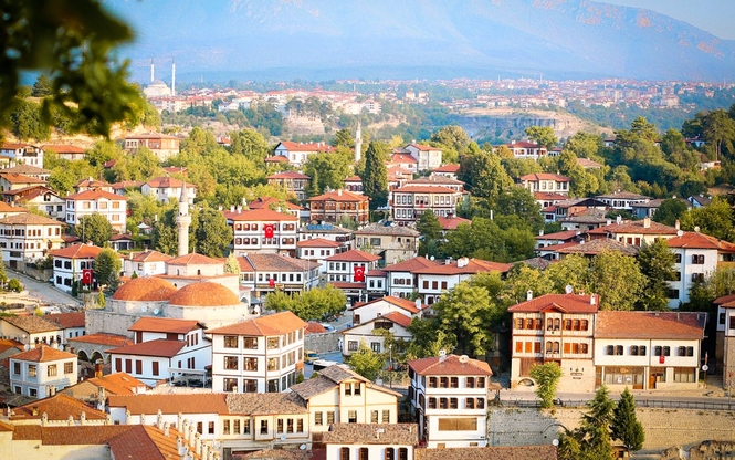 Batı Karadeniz Abant Safranbolu Amasra Turu (1 Gece Konaklamalı)